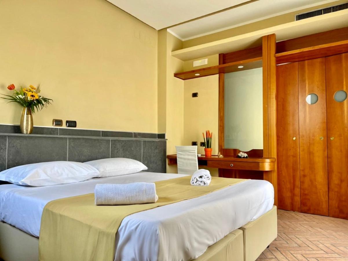 Hotel Suite Ares Napoli Dış mekan fotoğraf