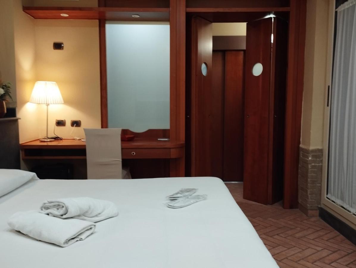 Hotel Suite Ares Napoli Dış mekan fotoğraf